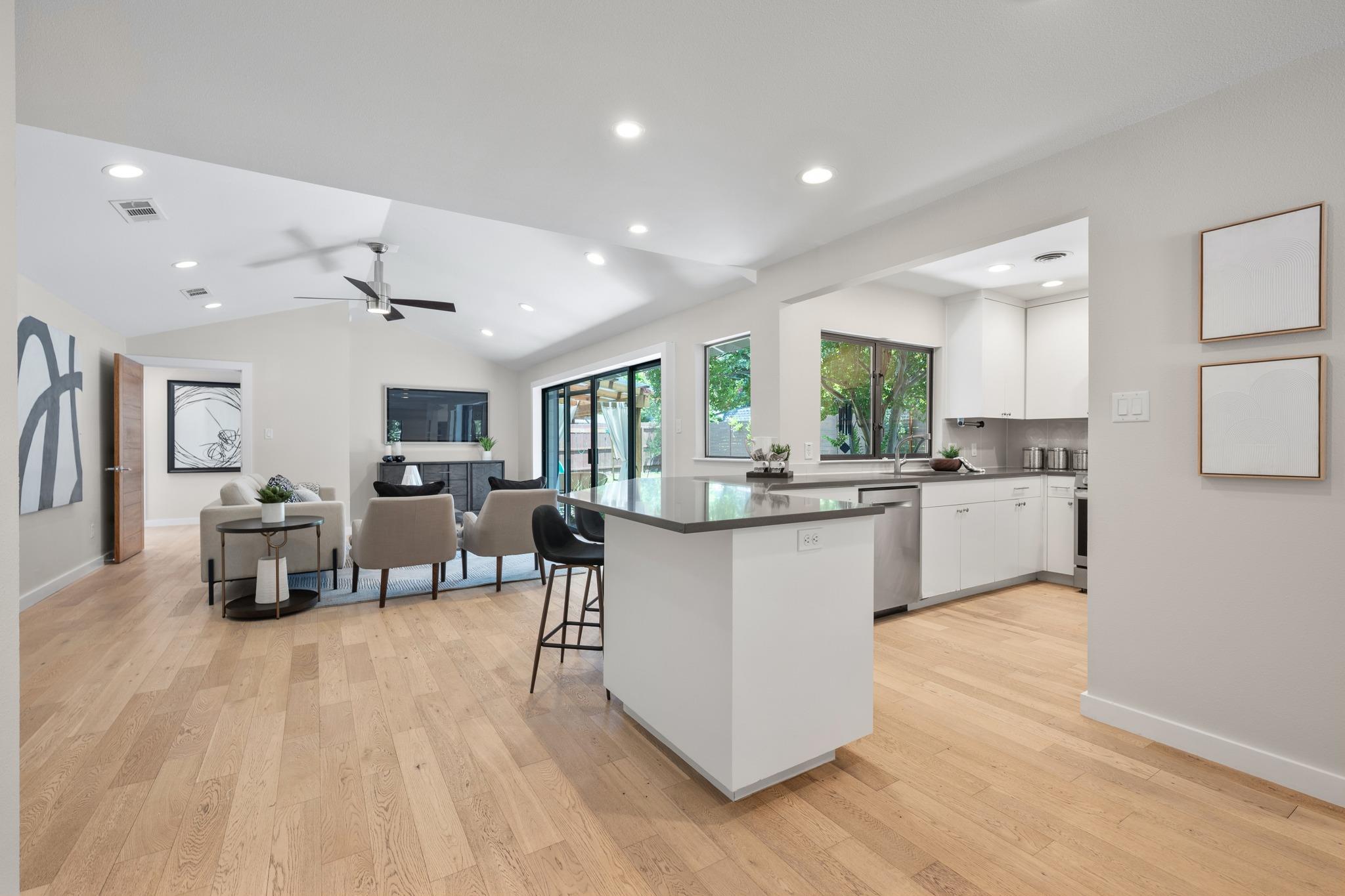 2611 East Side, Austin, TX 78704 — photo 1