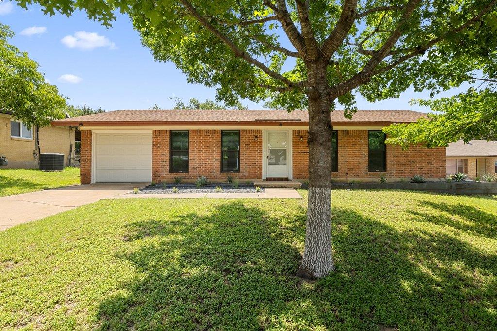 2409 Glen Springs, Austin, TX 78741 — photo 1