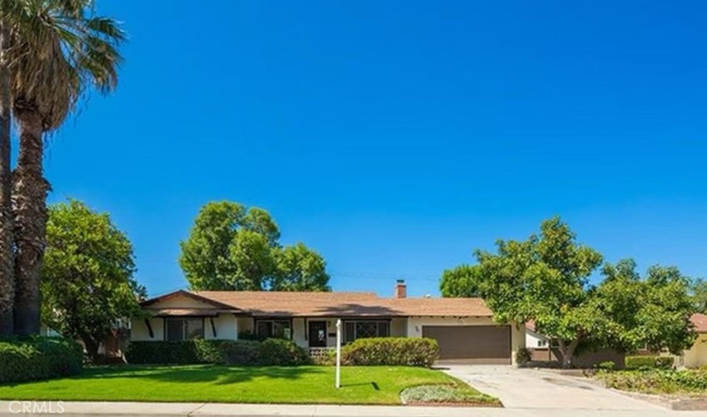556 W Campus View, Riverside, CA 92507 — photo 1