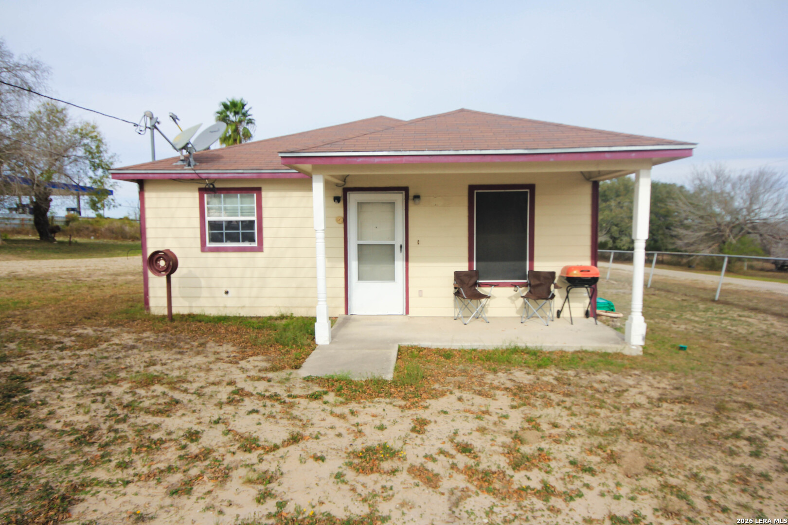 103 Guiterrez, Oakville, TX 78060 — photo 1