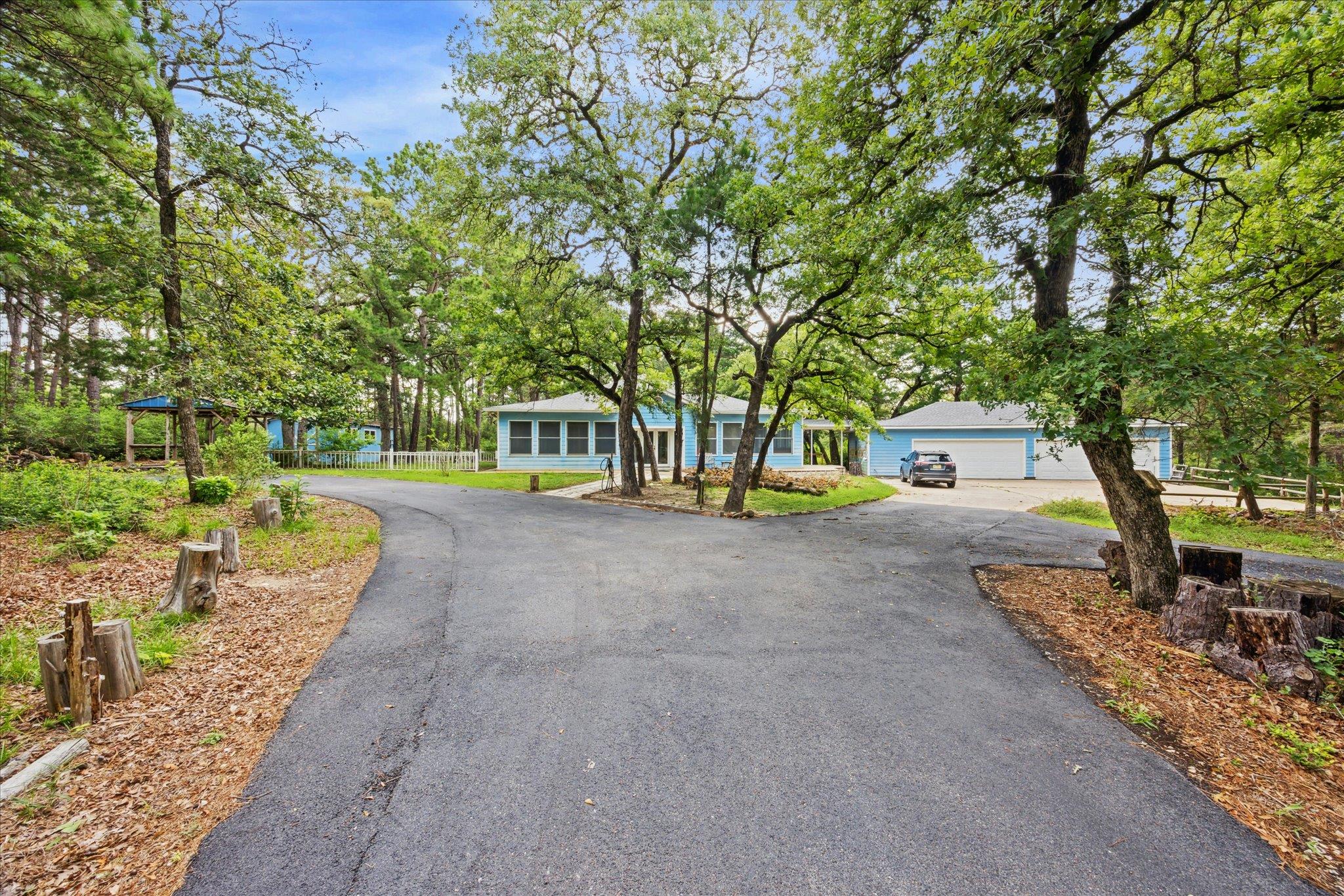 222 Pony Express, Smithville, TX 78957 — photo 1