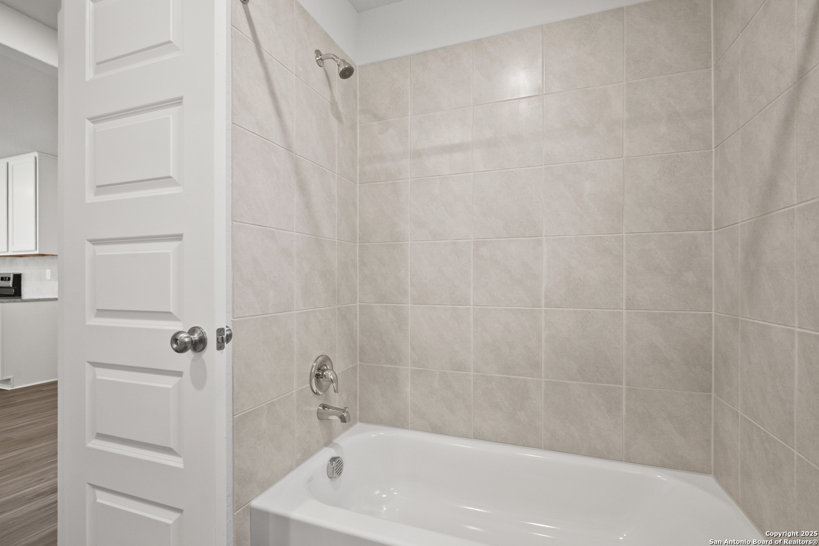 1204 Sweden, , 78155 — photo 1