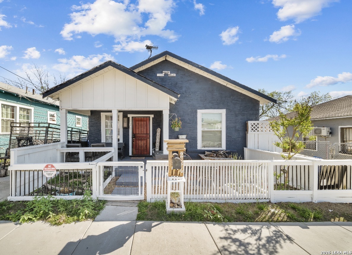 226 Aztec, San Antonio, TX 78207 — photo 1