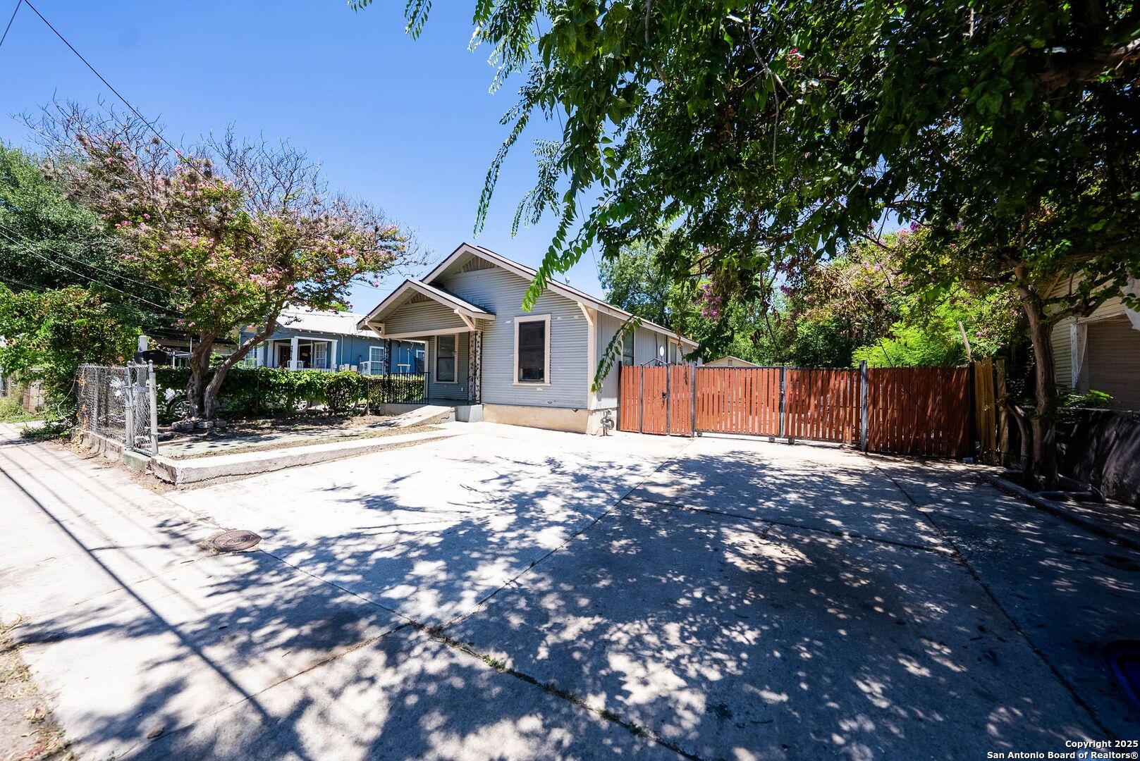 2611 Martin, San Antonio, TX 78207 — photo 1