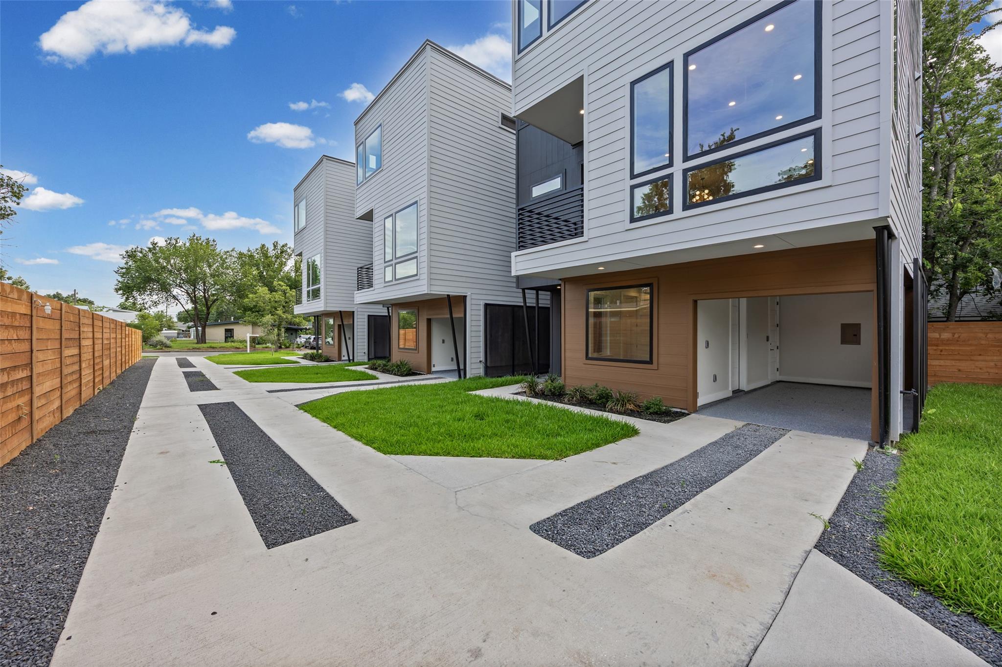 100 Odell, Austin, TX 78752 — photo 1