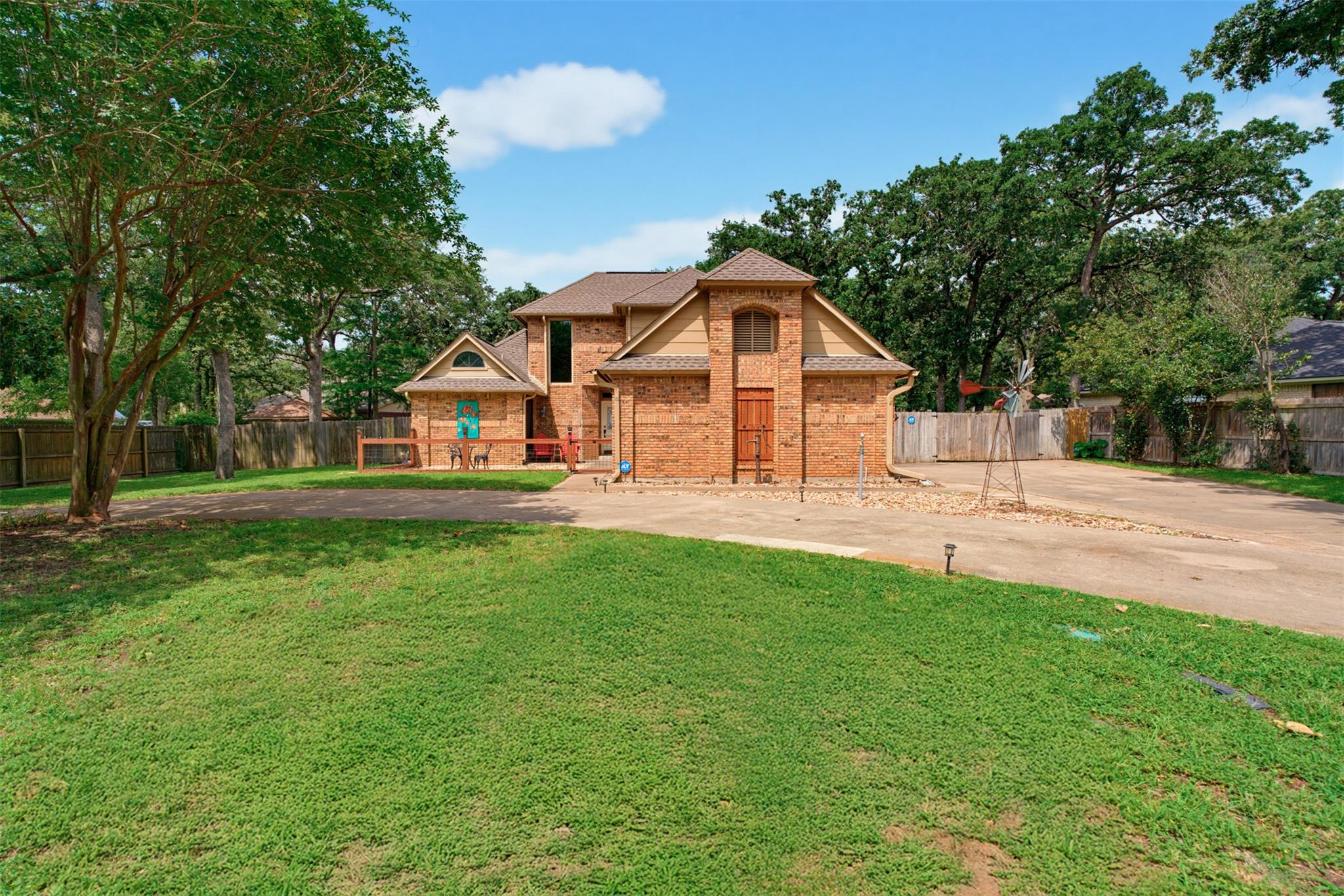 711 Brazos, Rockdale, TX 76567 — photo 1