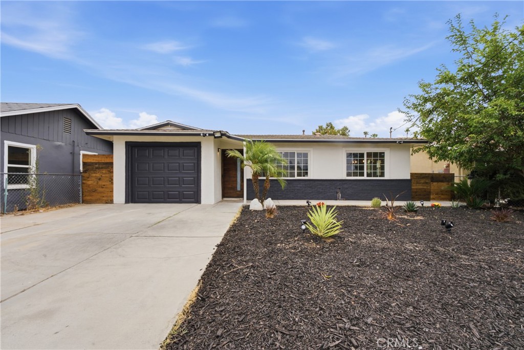 623 S Mistletoe, San Jacinto, CA 92583 — photo 1