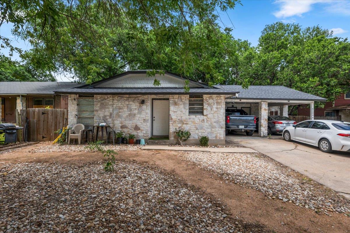 5104 Acorn, Austin, TX 78744 — photo 1