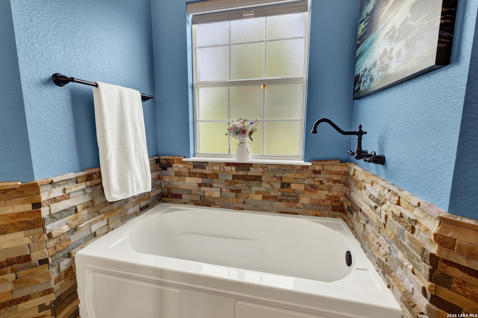 175 CREEKWOOD DR, ,  78629 — photo 1