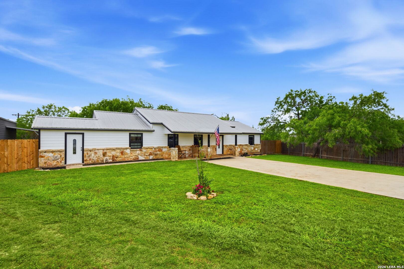 202 BRYAN DR, ,  78026 — photo 1