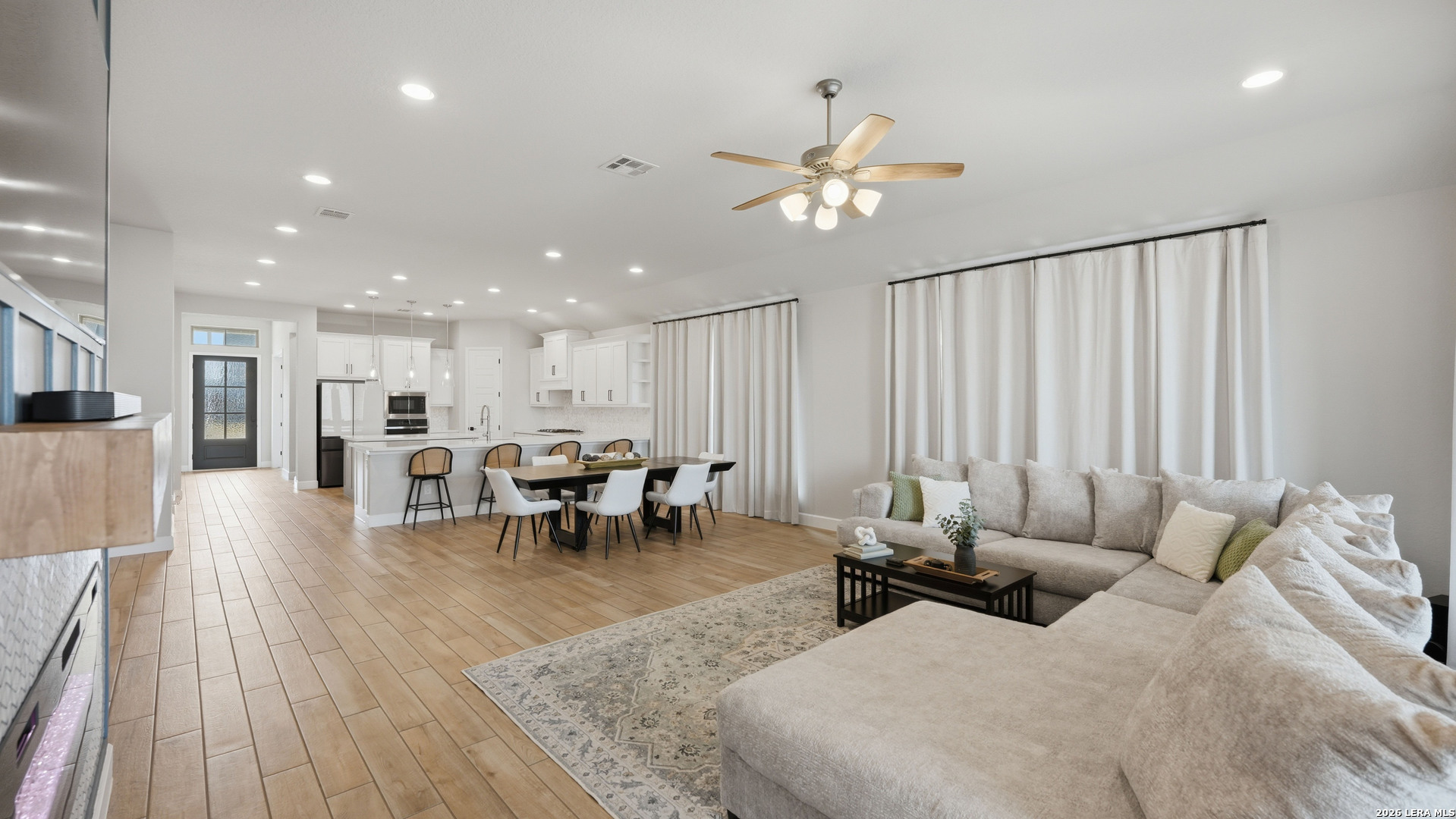 1838 Luna, ,  78132 — photo 1