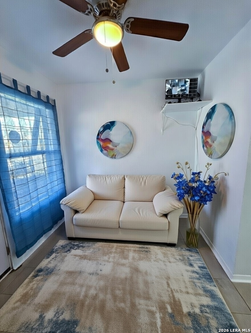 711 S TRINITY ST, San Antonio, TX 78207 — photo 1