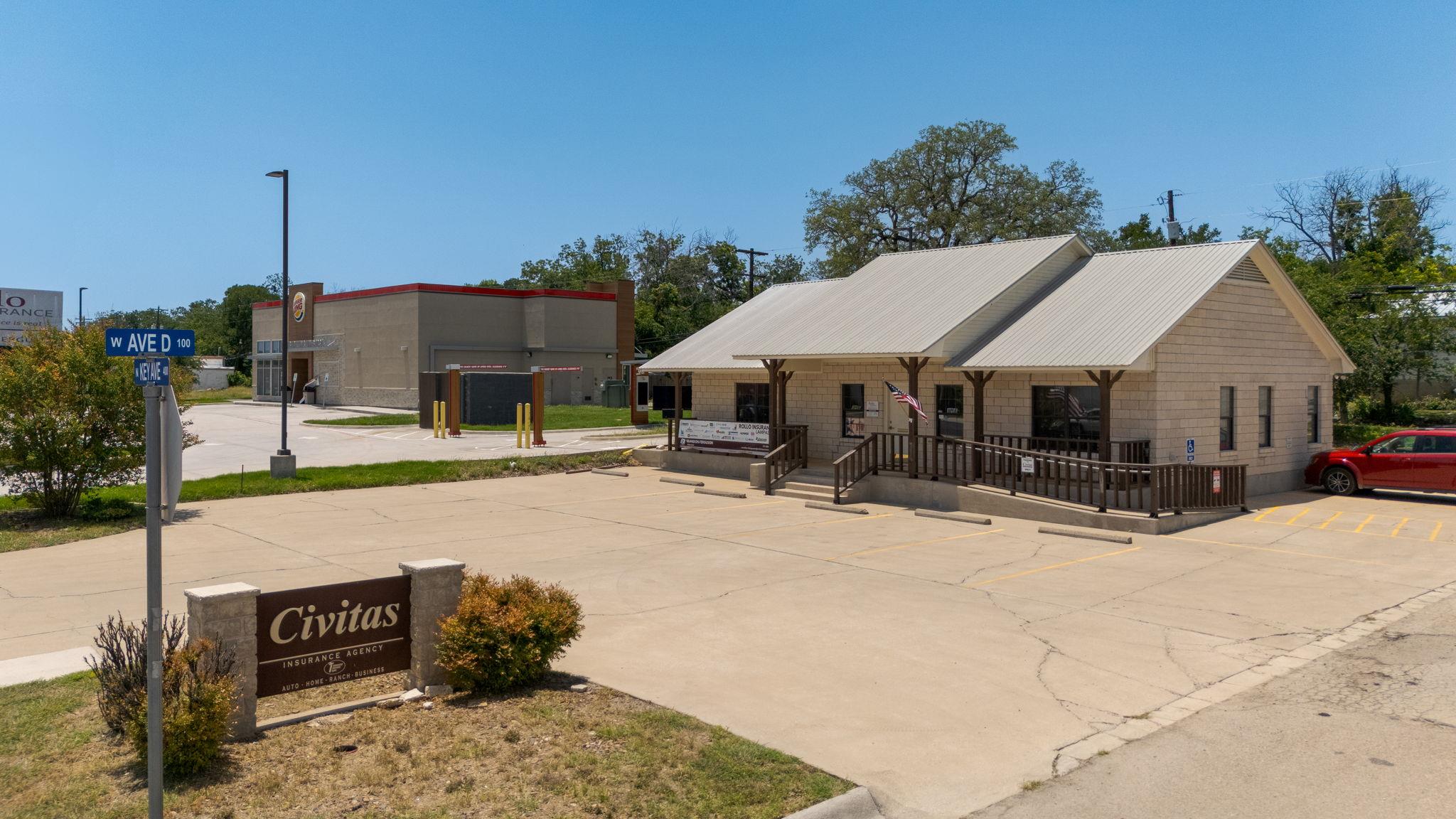 408 Key, Lampasas, TX 76550 — photo 1
