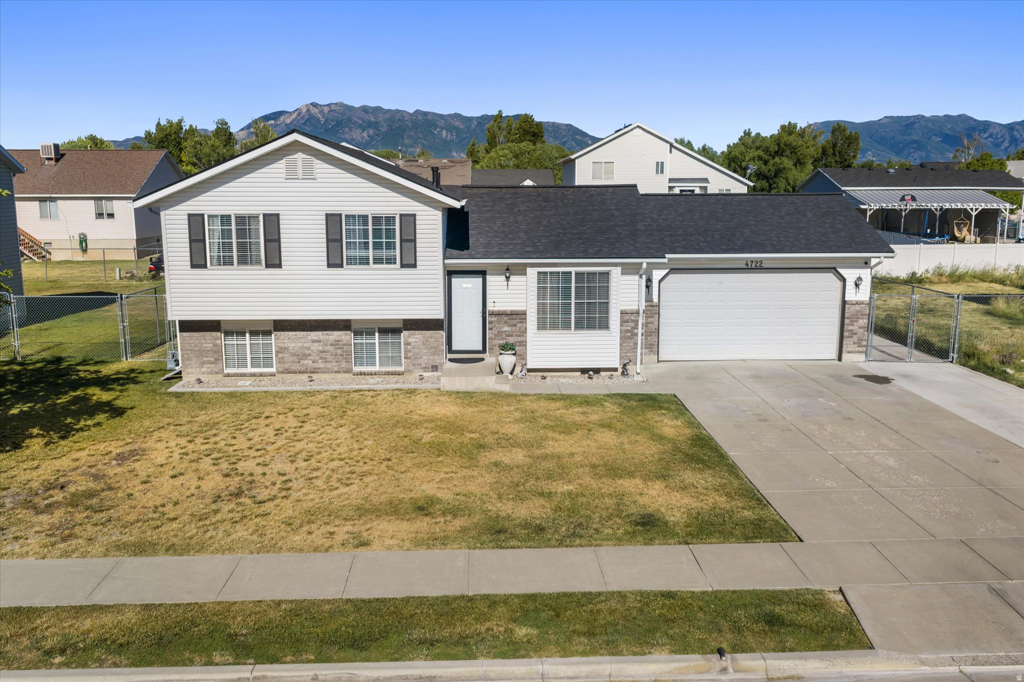 4722 S 4000 W, Roy, UT 84067 — photo 1