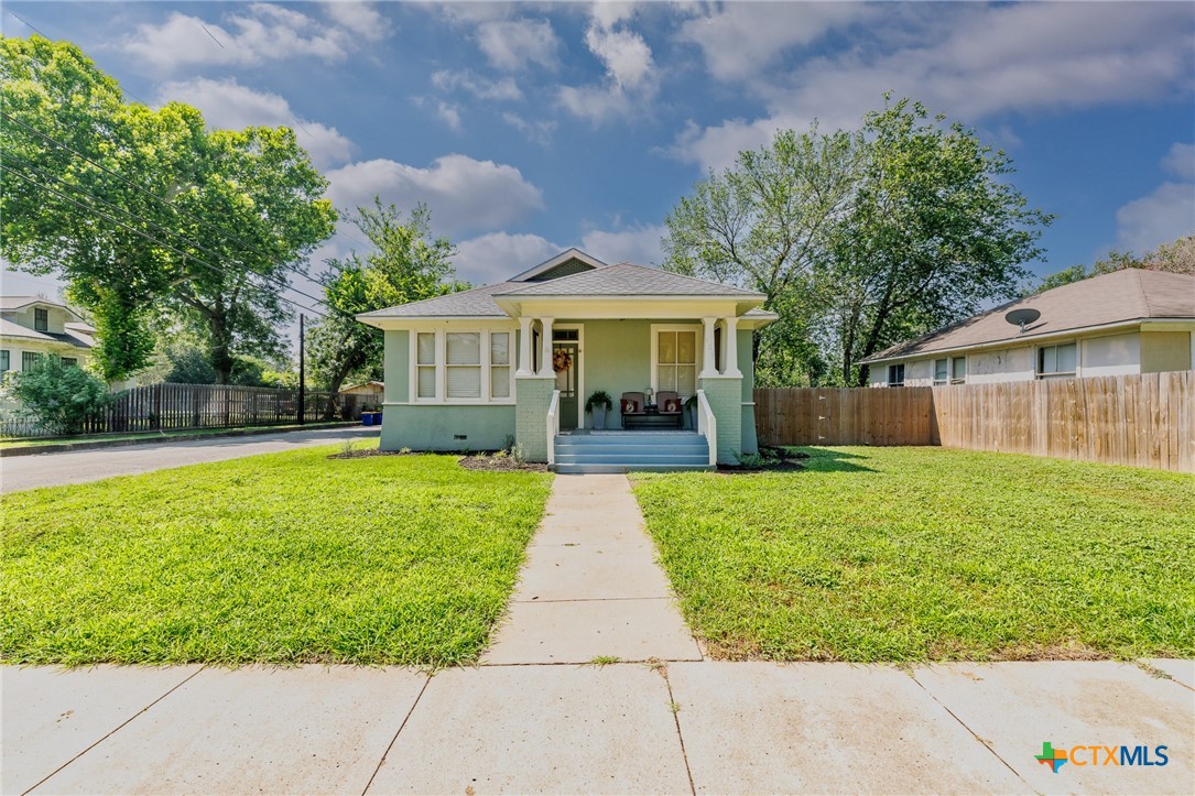 626 Saint Vincent Street, Gonzales, TX 78629 — photo 1