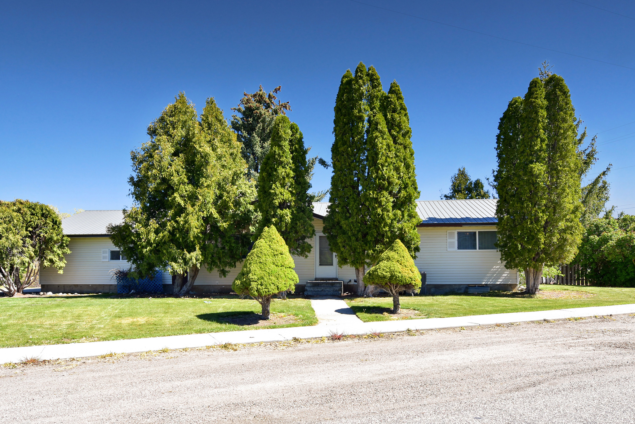 28 E 3RD ST, Downey, ID 83234 — photo 1