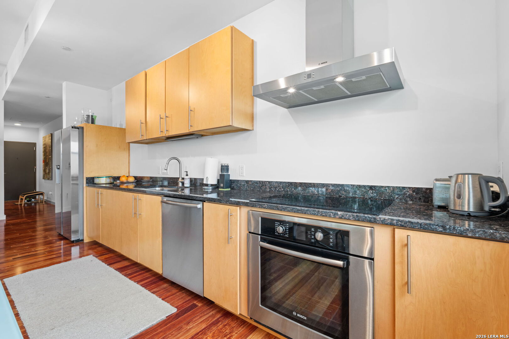 831 Flores, ,  78204 — photo 1