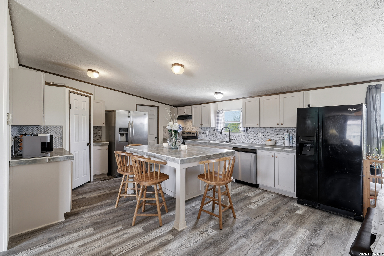 107 Frontier Way, ,  78155 — photo 1
