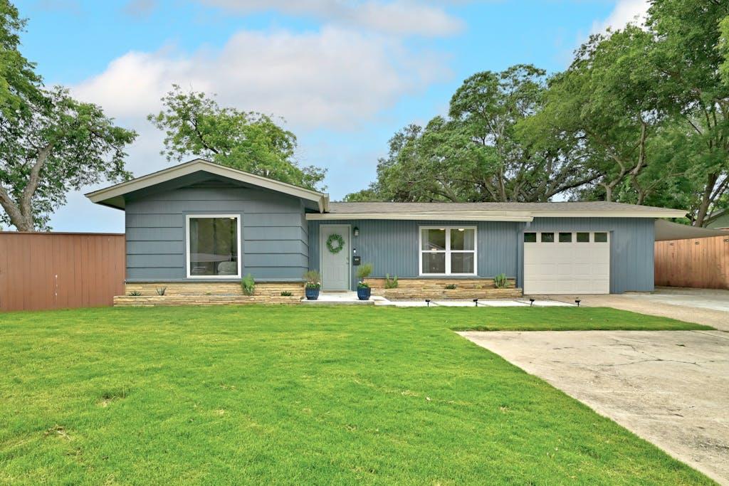 5700 Avenue G, Austin, TX 78752 — photo 1