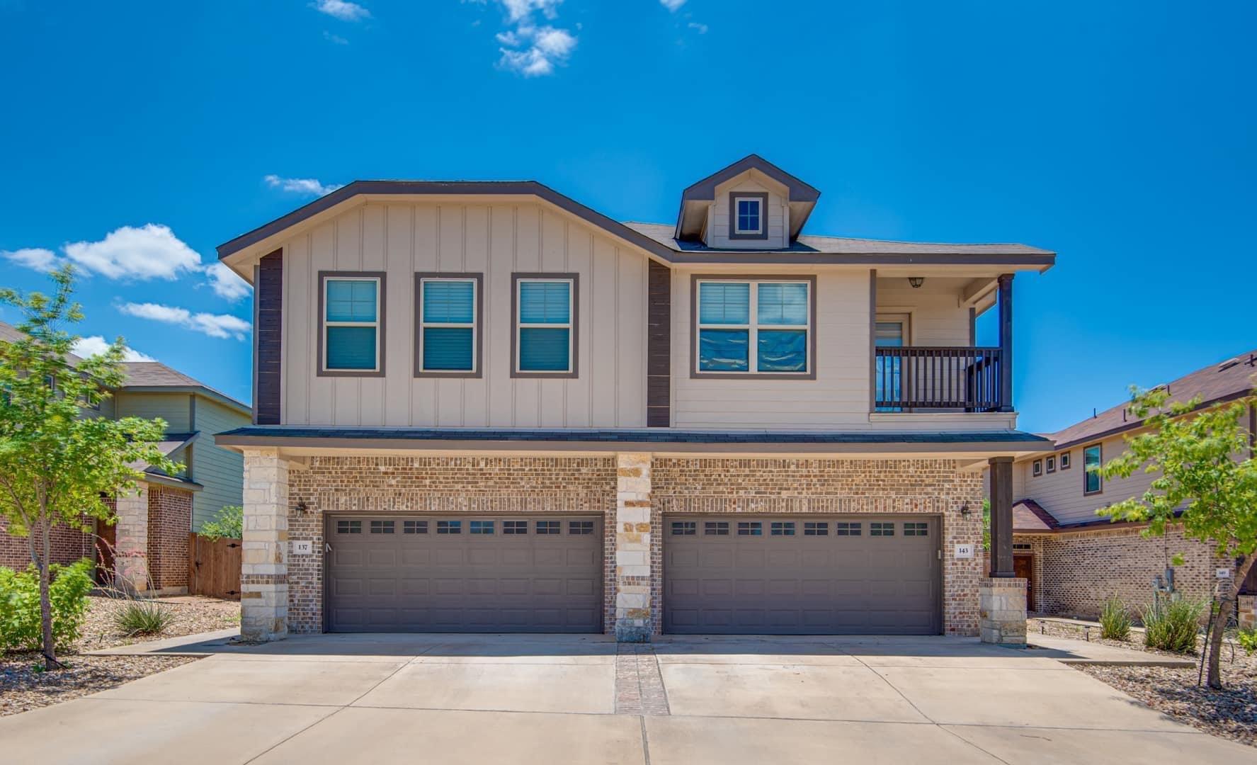 137 and 143 Lakeview, Kyle, TX 78640 — photo 1
