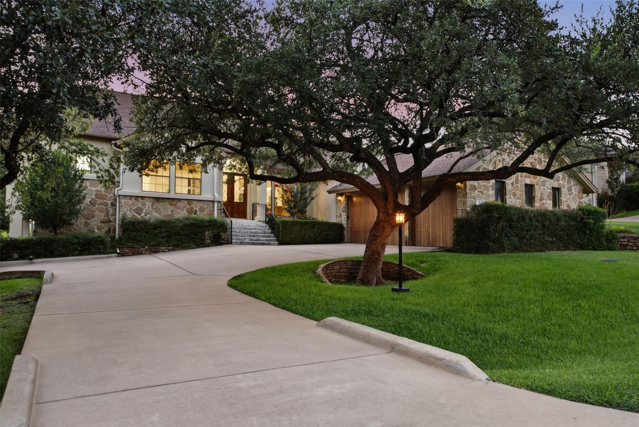 108 Crest View, Lakeway, TX 78734 — photo 1