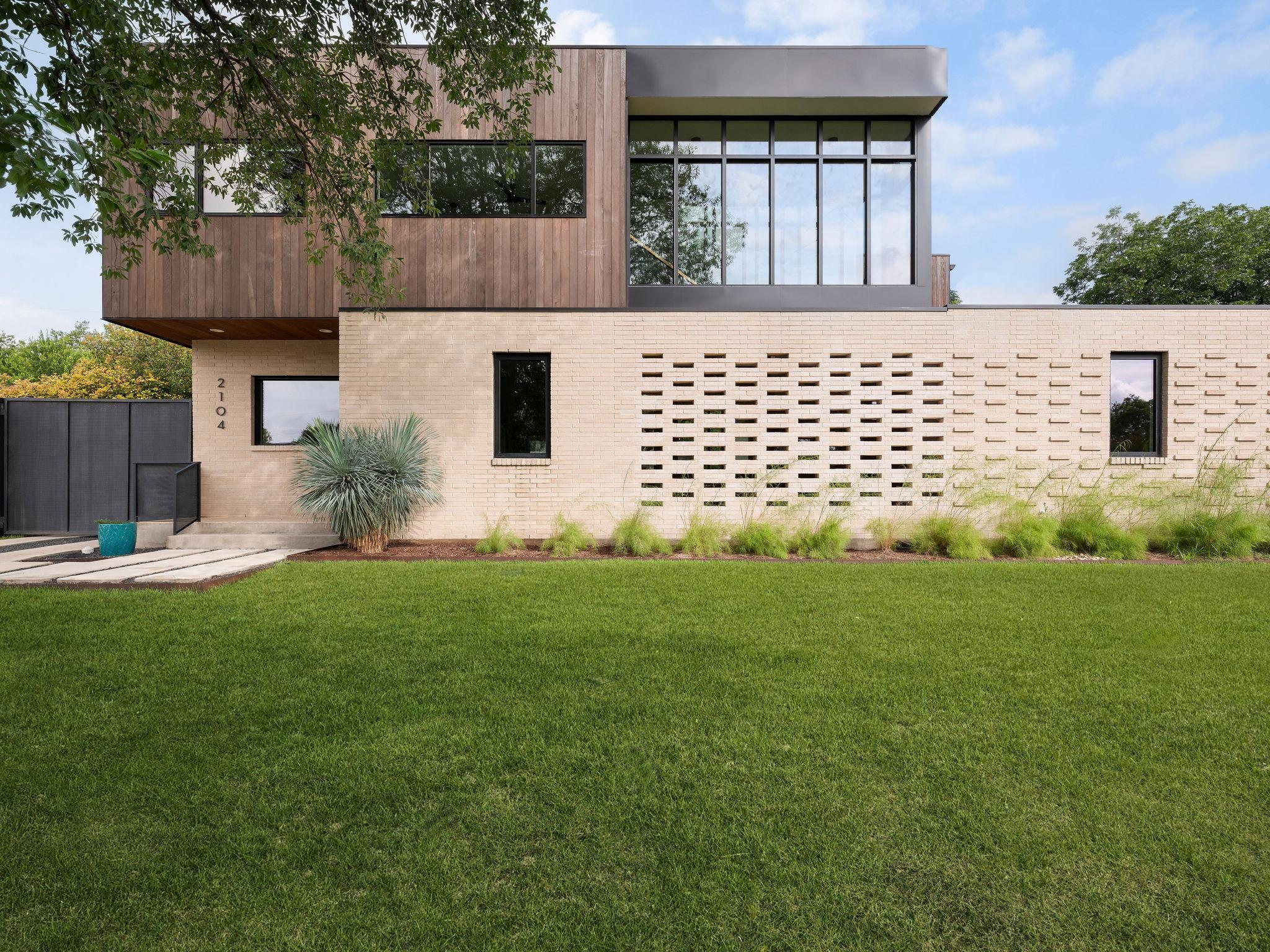 2104 Ann Arbor, Austin, TX 78704 — photo 1
