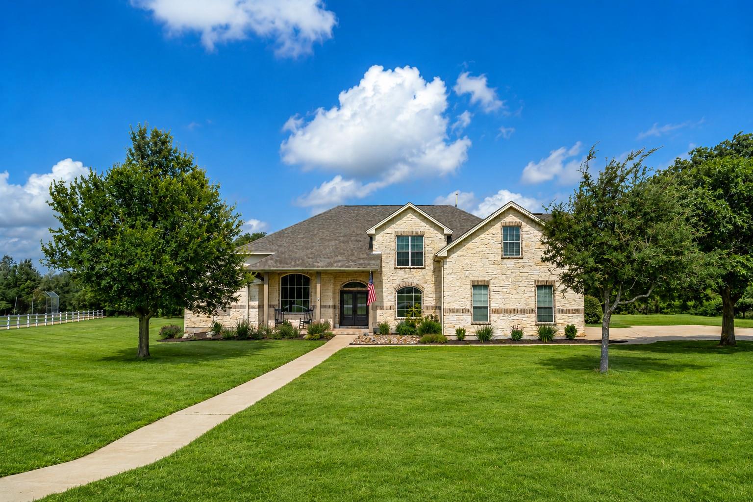 511 Broken Lance, Dripping Springs, TX 78620 — photo 1