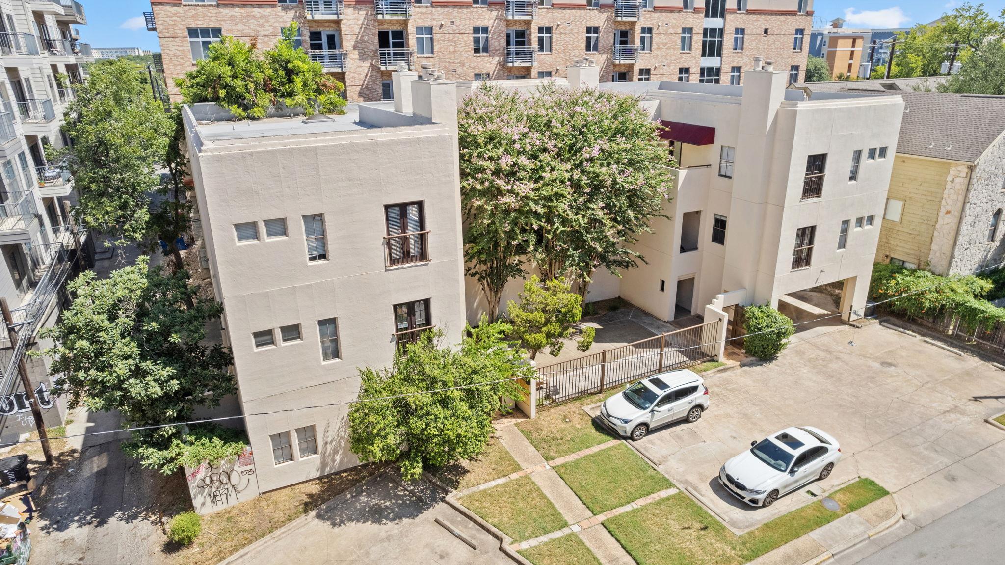 712 GRAHAM, Austin, TX 78705 — photo 1