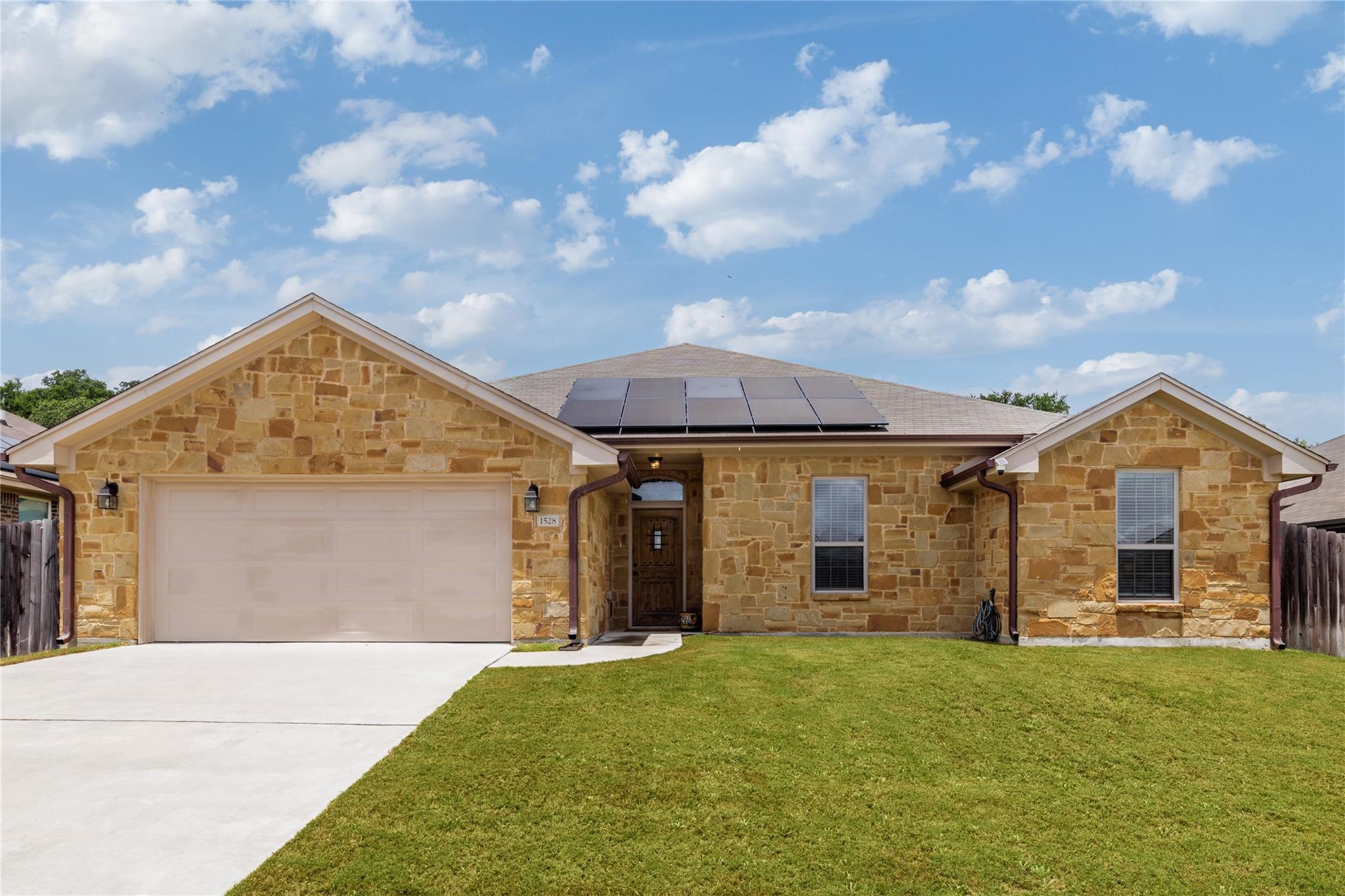 1528  Justice Dr, Copperas Cove, TX 76522 — photo 1