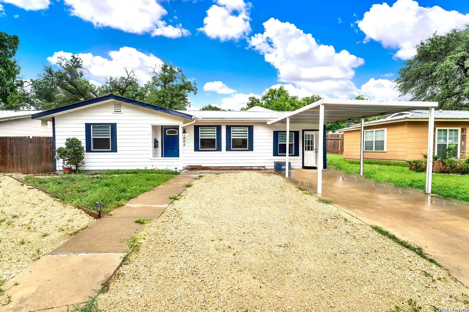 1405 25TH ST, Hondo, TX 78861 — photo 1