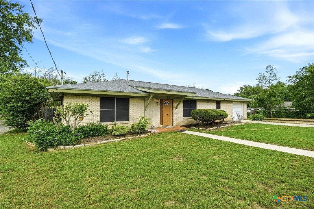 208 N Cedar Street, Buda, TX 78610 — photo 1