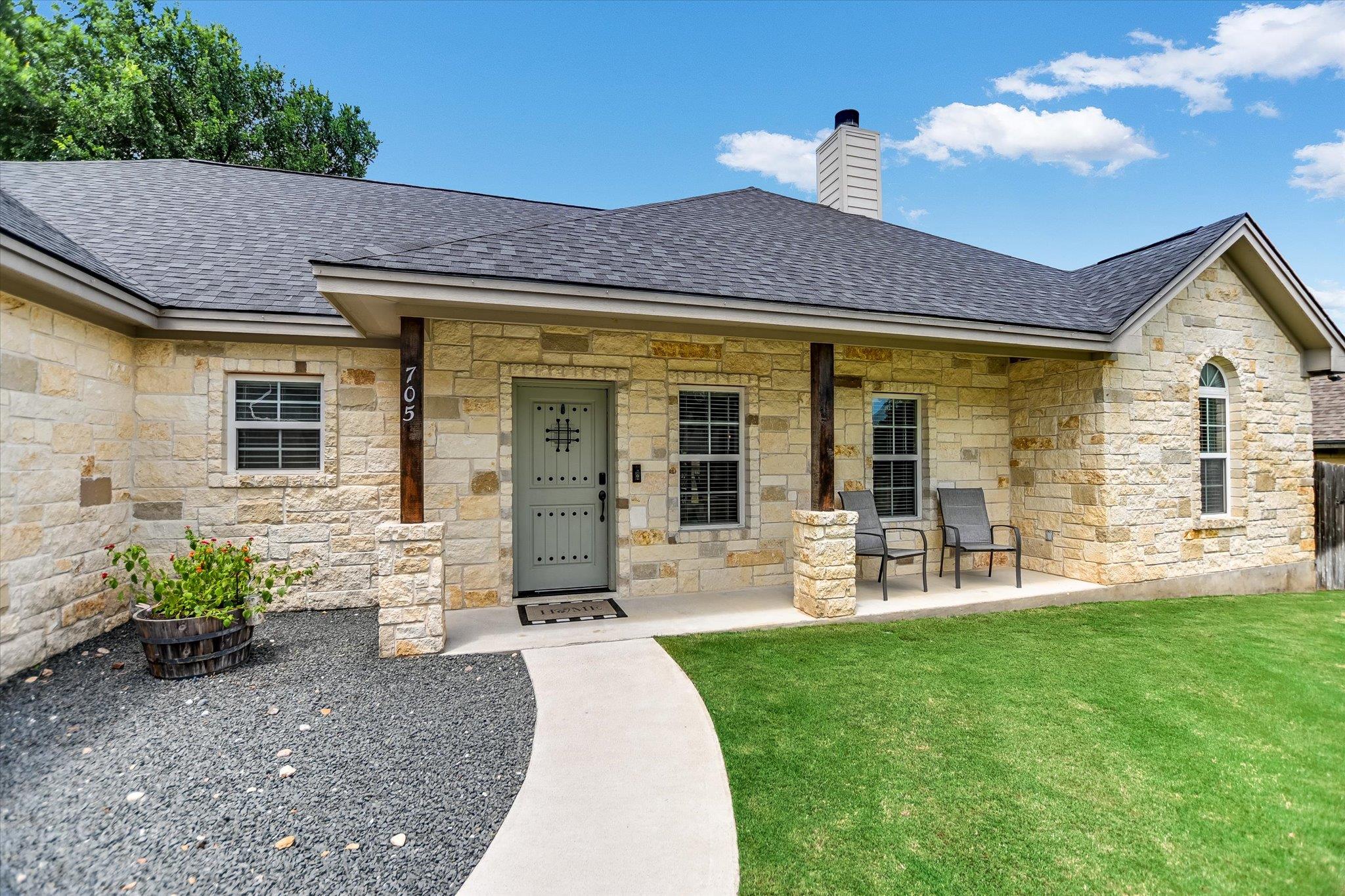 705  Woodland Park Dr, Marble Falls, TX 78654 — photo 1