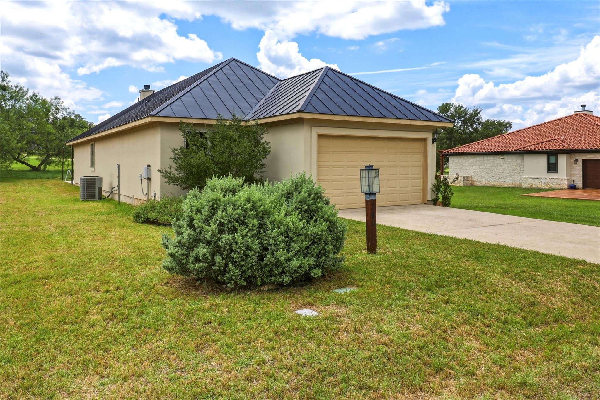 340 Sun Ray None, Horseshoe Bay, TX 78657 — photo 1