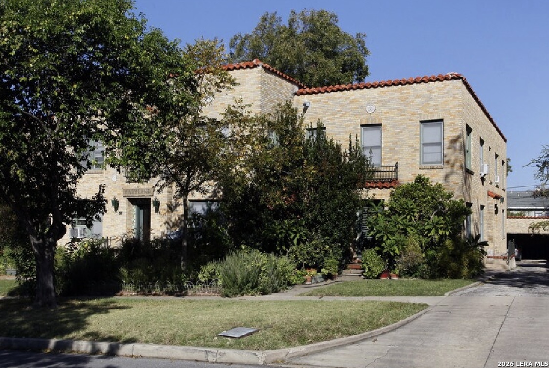 329 W HUISACHE AVE, San Antonio, TX 78212 — photo 1