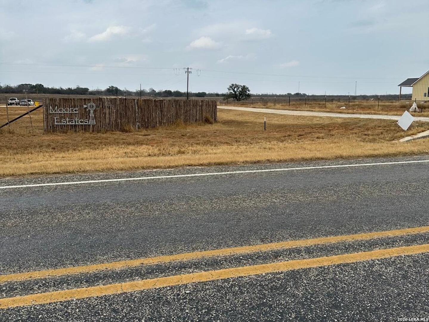 300 E FM 462, Moore, TX 78057 — photo 1