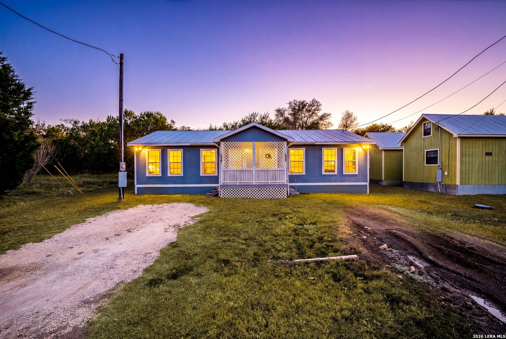 289 Chaparral Dr, Bandera, TX 78003 — photo 1