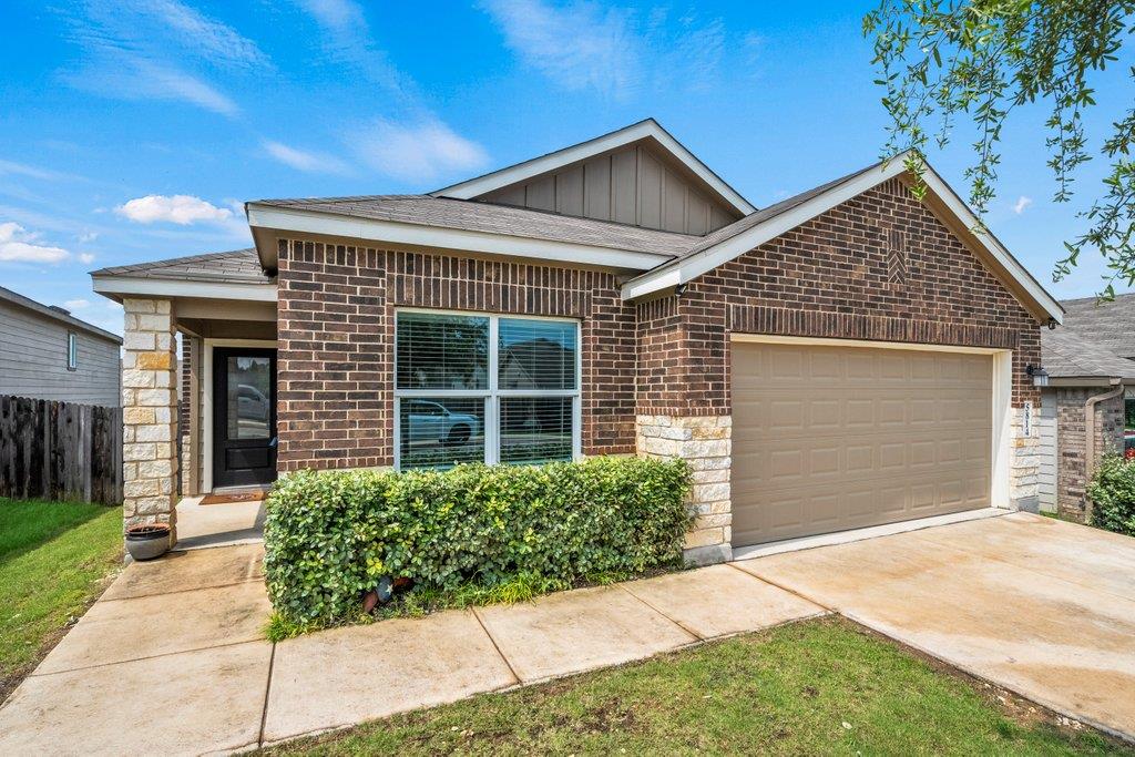 5814  Vestige Bnd, Bulverde, TX 78163 — photo 1