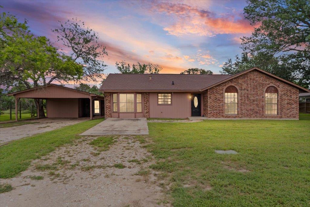 650 Austin, Luling, TX 78648 — photo 1