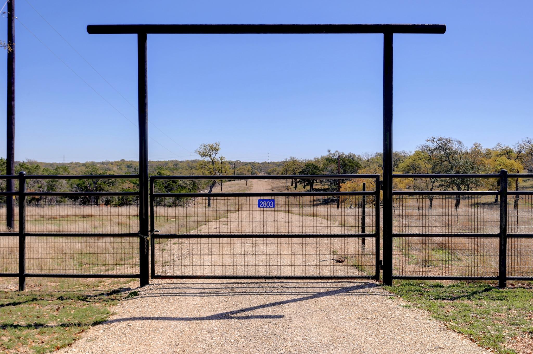 2803 Zenner Ahrens, Fredericksburg, TX 78624 — photo 1