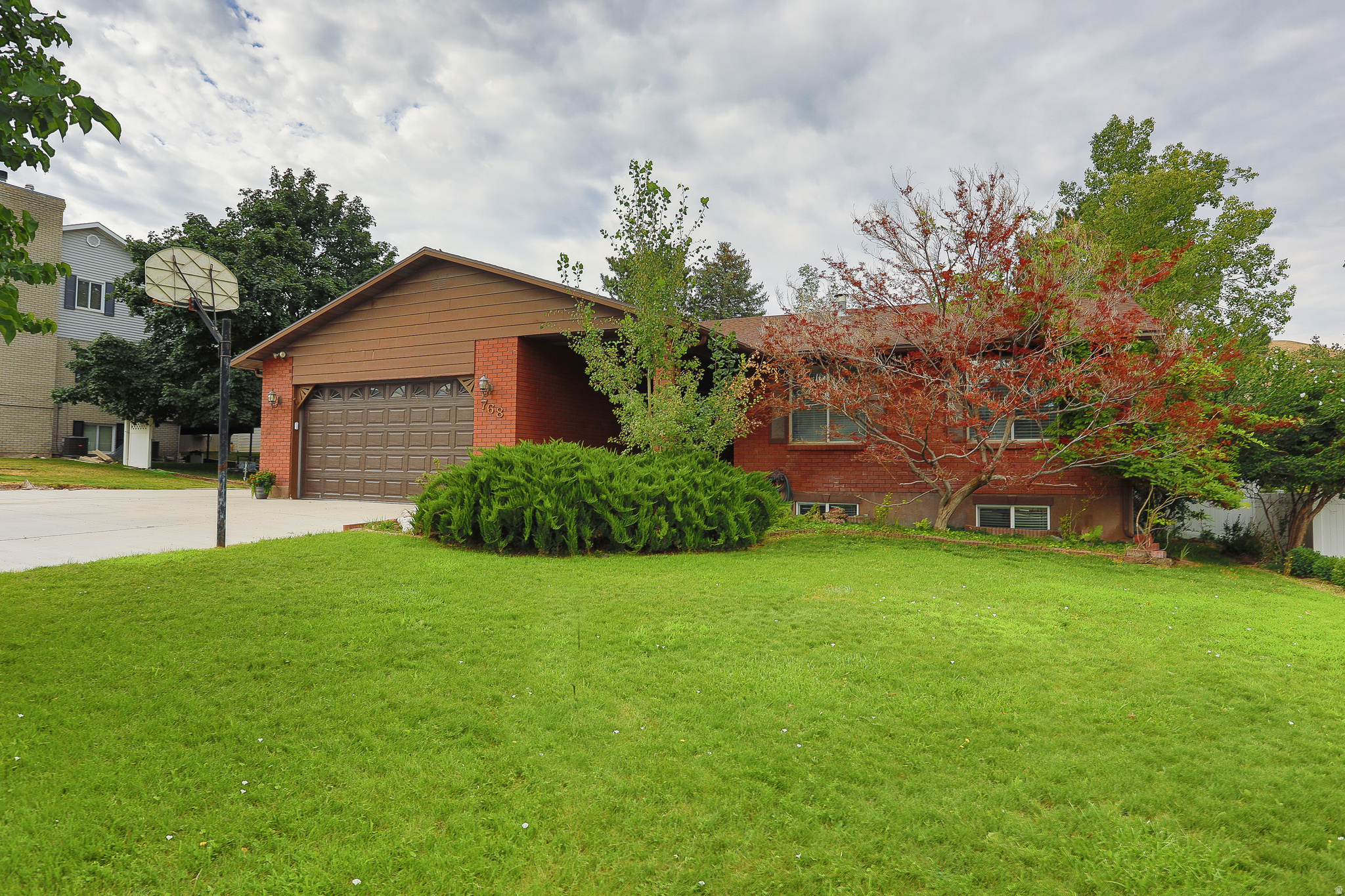 768  CRESTVIEW DR, Tooele, UT 84074 — photo 1