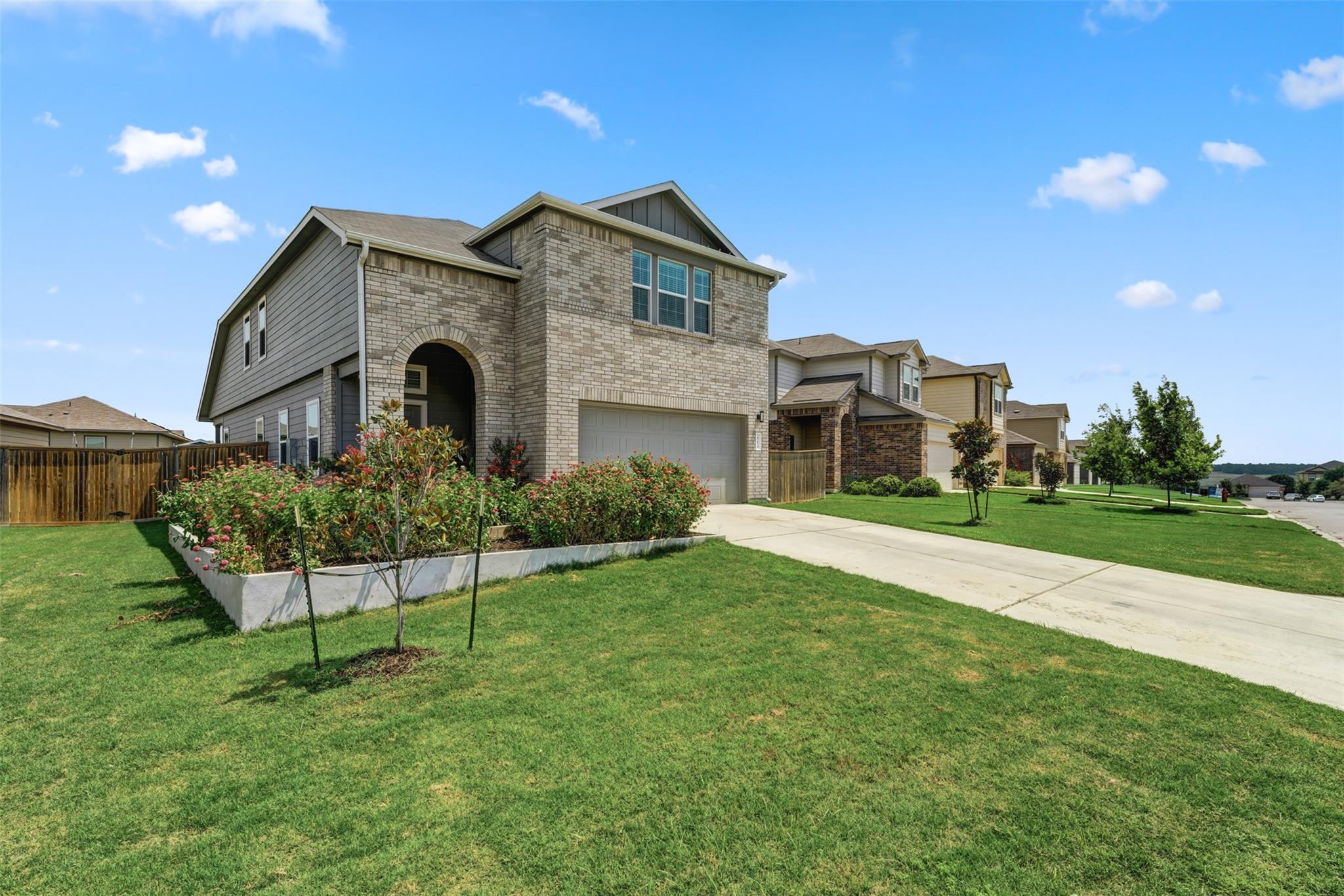 413  Perfect World Loop, Jarrell, TX 76537 — photo 1