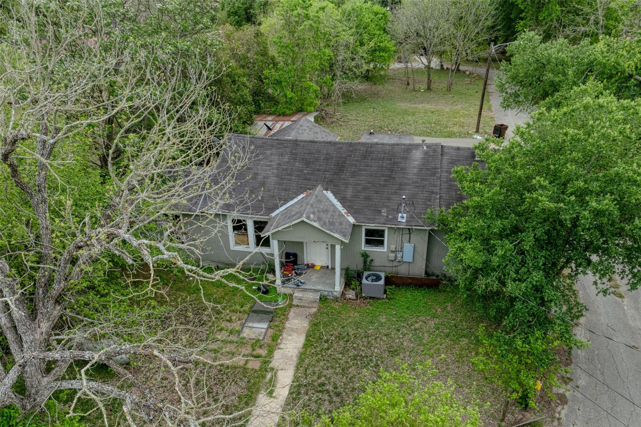 1006 Proctor, Lockhart, TX 78644 — photo 1