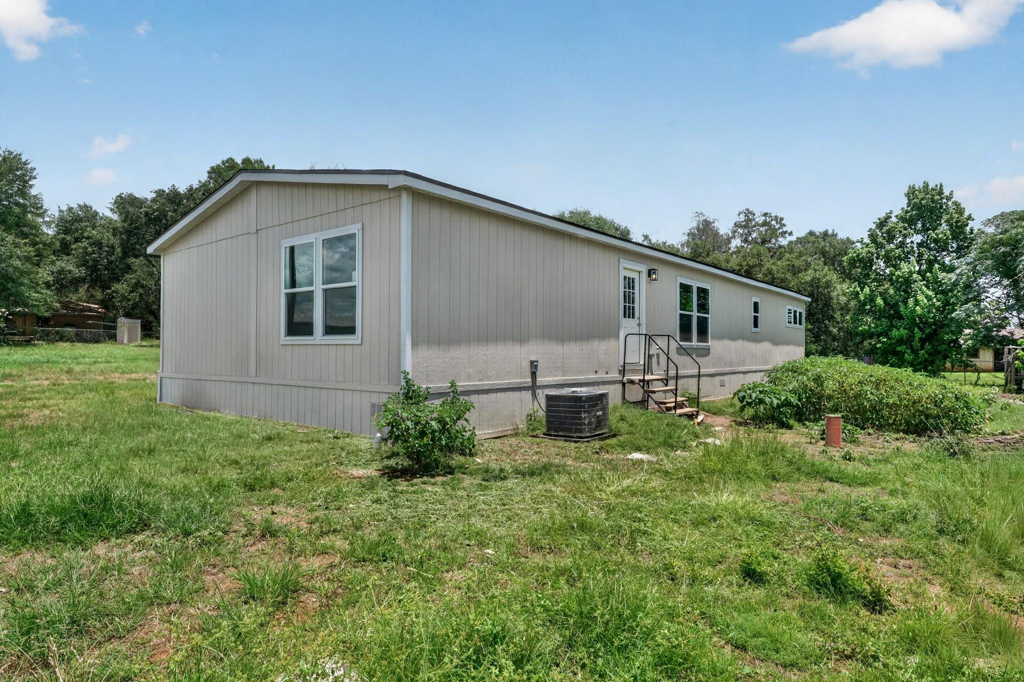 908 Yegua, Lexington, TX 78947 — photo 1