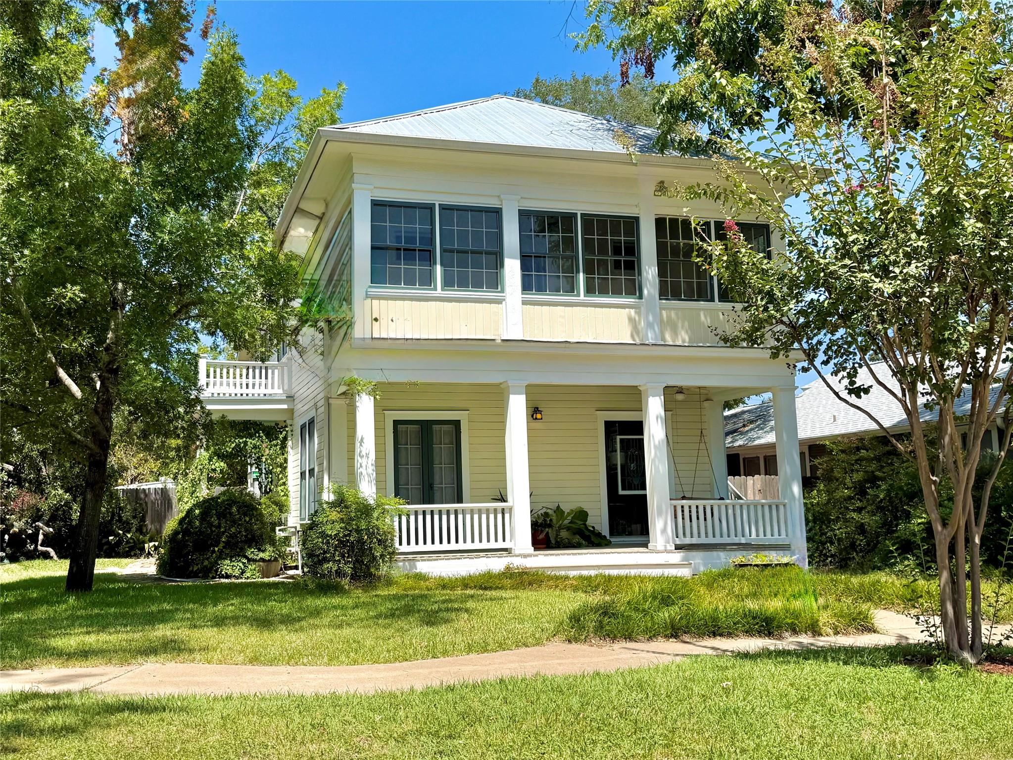 200 W 40th St, Austin, TX 78751 — photo 1