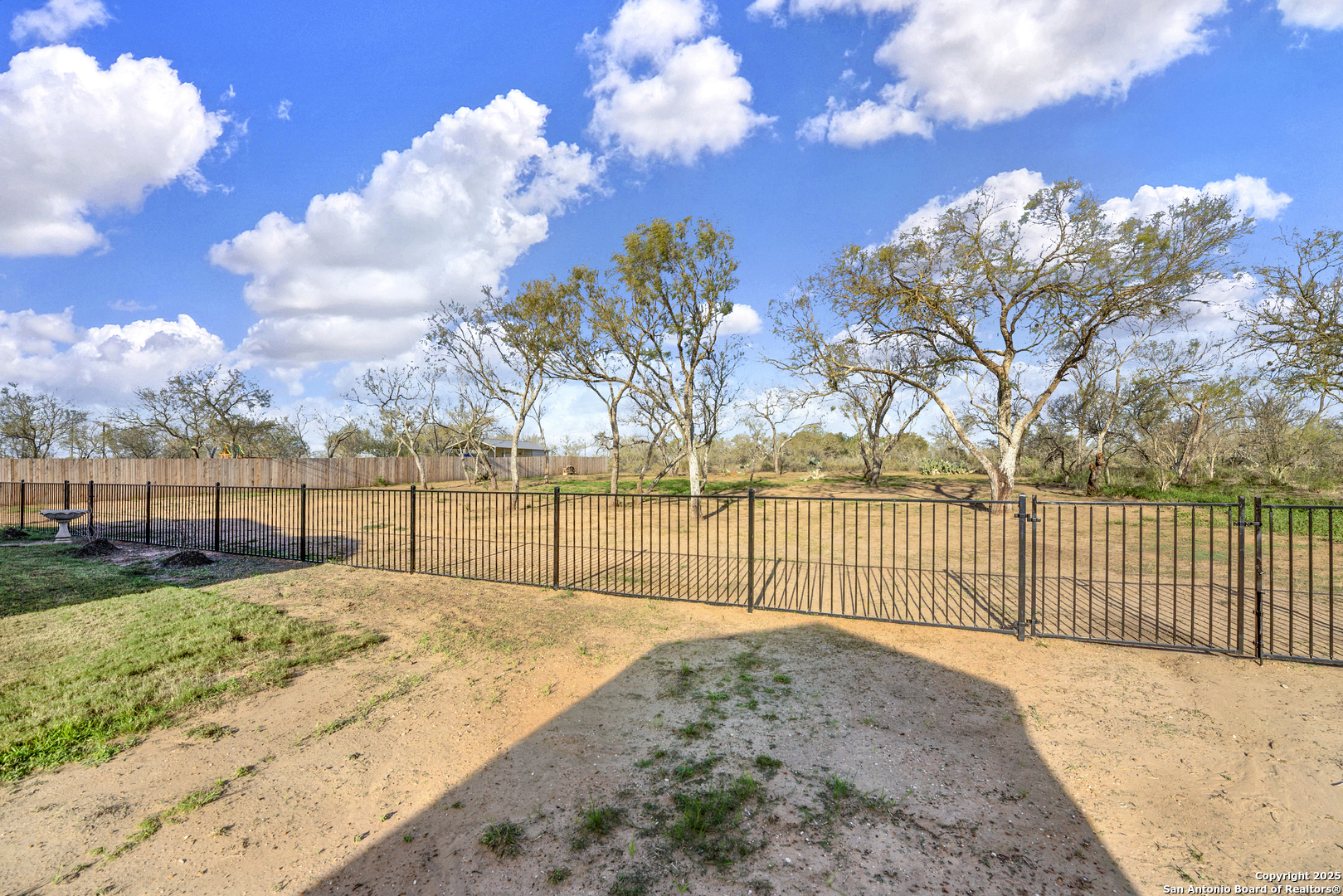 121 Cheyenne Dr, ,  78114 — photo 1