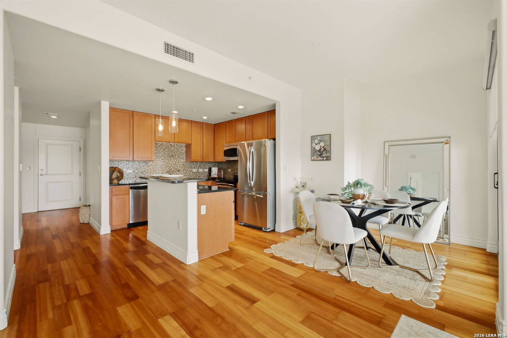 215 Center, , 78202 — photo 1