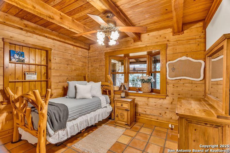700 ledgerock, ,  78676 — photo 1