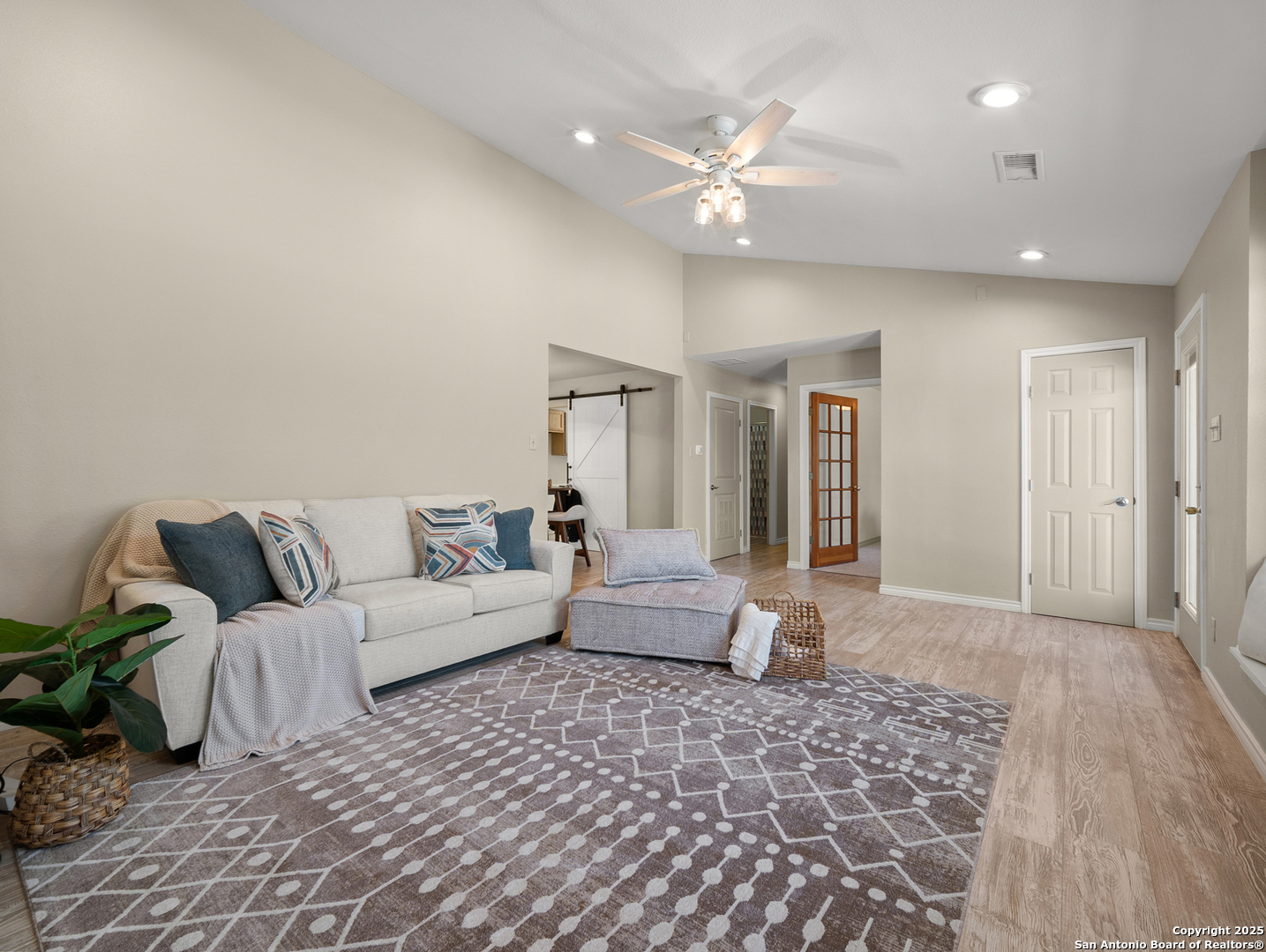 504 Oak Grove, ,  78666 — photo 1