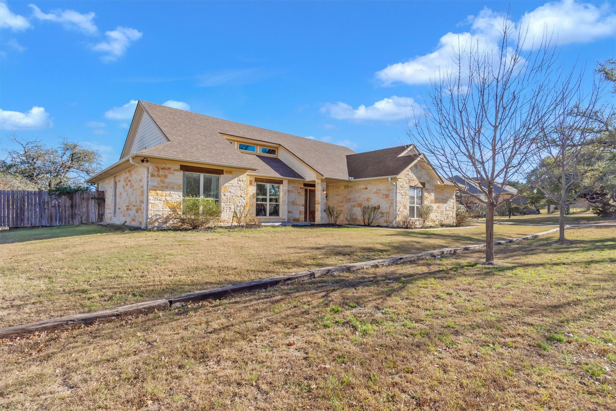 329 Sunrise Hills, Lampasas, TX 76550 — photo 1