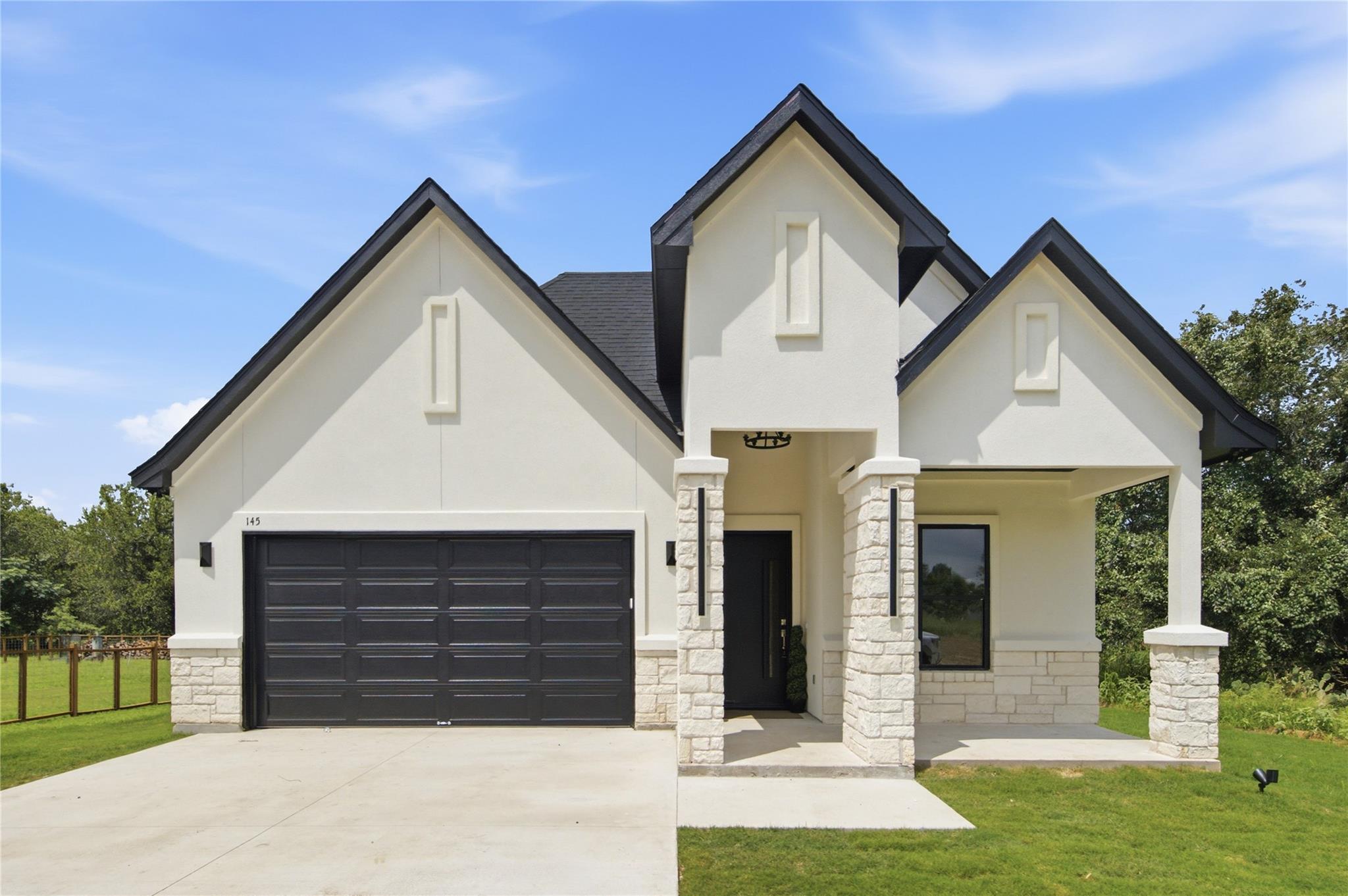 145 Kawainui, Bastrop, TX 78602 — photo 1